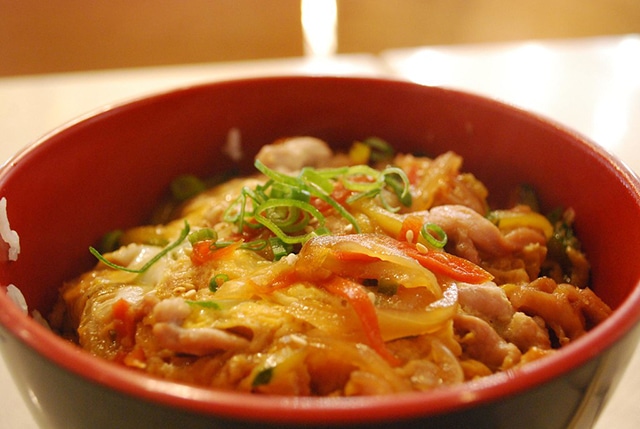 Ramen con pollo Ramen. Saratanmen Ramen. Cocina Japonesa. Salsa de soja. Noodles. Saratamen
